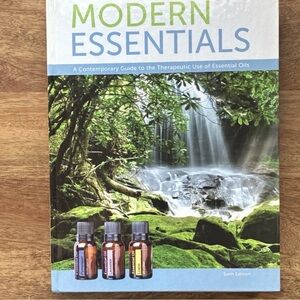 Essential Oils Book   Modern Essentials Book - Blue & Green Cover